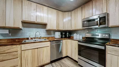 Kitchen - 500 Dairy Ln, Murray, KY 42071 photo 4 of 4