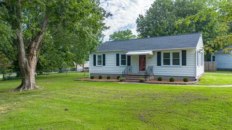 162 Iroquois Dr, Paducah, KY 42001