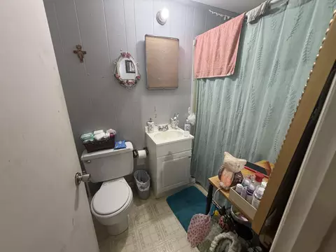 Bath - 1602 Dodson St, Murray, KY 42071 photo 2 of 6