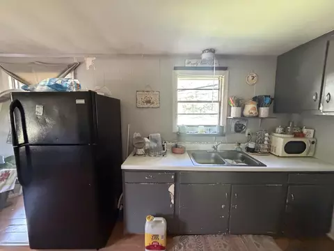 Kitchen - 1602 Dodson St, Murray, KY 42071 photo 5 of 14