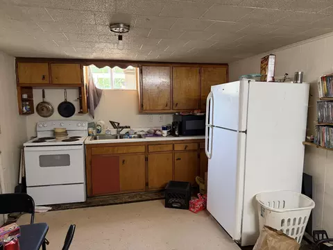 Kitchen - 1602 Dodson St, Murray, KY 42071 photo 2 of 14