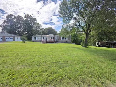 919 King Creek Rd, Benton, KY 42025