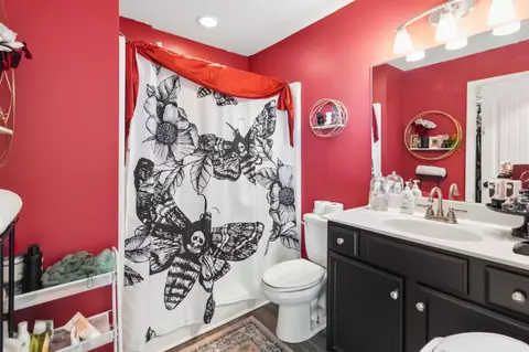 Bath - 552 Southfork Dr, Berea, KY 40403 photo 1 of 2