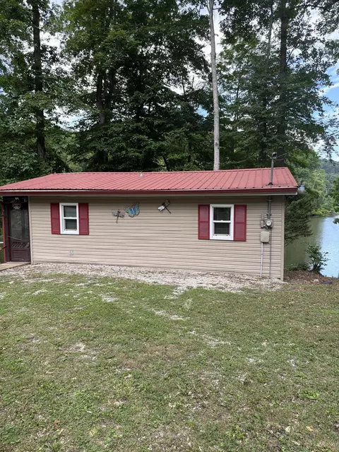 1340 Slaughter Rd, Lewisburg, KY 42256
