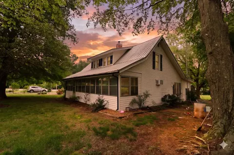 1282 Cherokee Trl, Murray, KY 42071