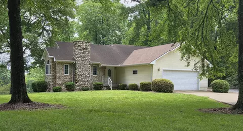 85 Boone Dr, Cadiz, KY 42211