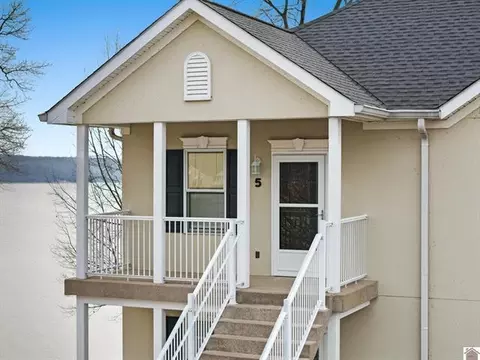 572 Moon Bay Dr, Kuttawa, KY 42055