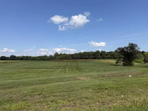 1720 Hopkins Rd, Murray, KY 42071
