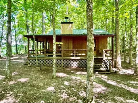 302 Lakeview Ave, Burnside, KY 42519