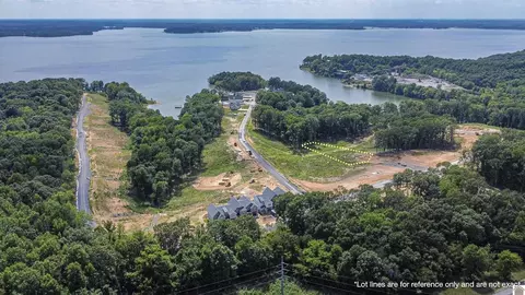 825 Eagle Landing Dr, Grand Rivers, KY 42045