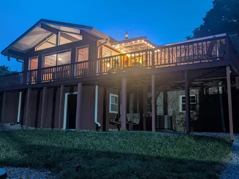 751 Ridge Dr, Cadiz, KY 42211