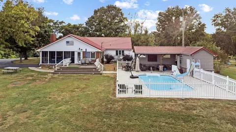 49 Aubry Ln, Cadiz, KY 42211