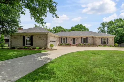 924 Chinoe Rd, Lexington, KY 40502