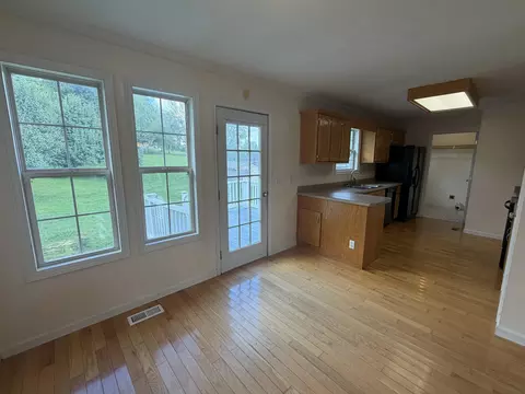 208 Macbennett Dr, Williamsburg, KY 40769 photo 6