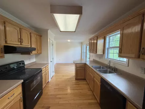 208 Macbennett Dr, Williamsburg, KY 40769 photo 7