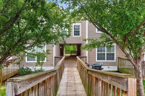 857 Malabu Dr, Lexington, KY 40502