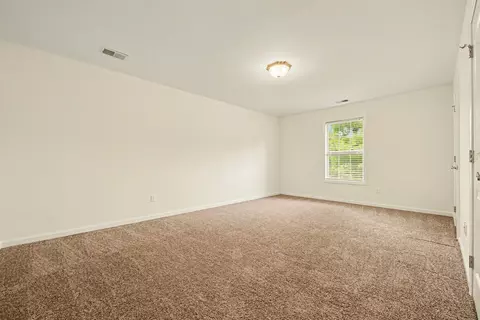 Bedroom - 106 Legacy Dr, Berea, KY 40403 photo 8 of 8