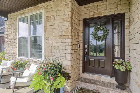 Entry Way - 145 Falling Brook Dr, Paducah, KY 42003 photo 1 of 7