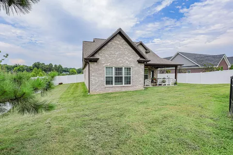 Exterior - 145 Falling Brook Dr, Paducah, KY 42003 photo 10 of 10