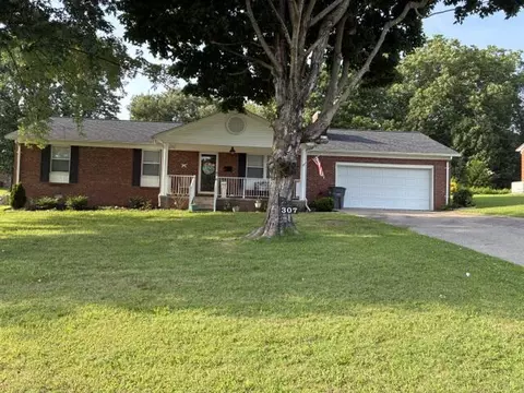 307 Heritage Dr, Mayfield, KY 42066