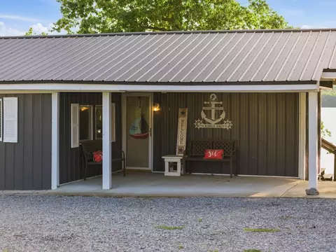 774 Ridge Dr, Cadiz, KY 42211