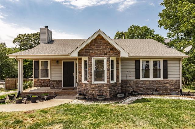 748 W Creek Dr, Clarksville, TN 37040