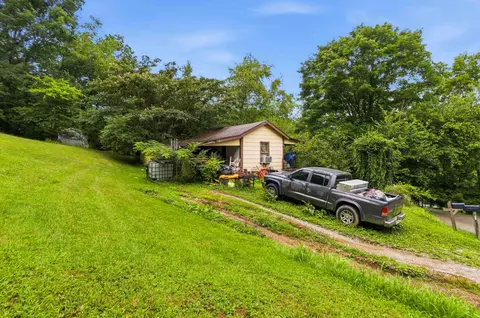 Exterior - 903 W 7th St, Corbin, KY 40701 photo 8 of 10