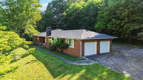 Exterior - 903 W 7th St, Corbin, KY 40701 photo 7 of 10