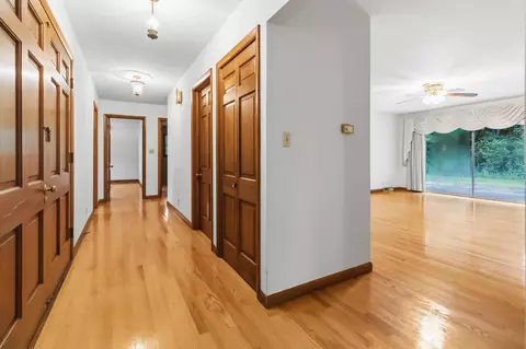 Entry Way - 903 W 7th St, Corbin, KY 40701 photo 2 of 3