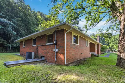 Exterior - 903 W 7th St, Corbin, KY 40701 photo 6 of 10