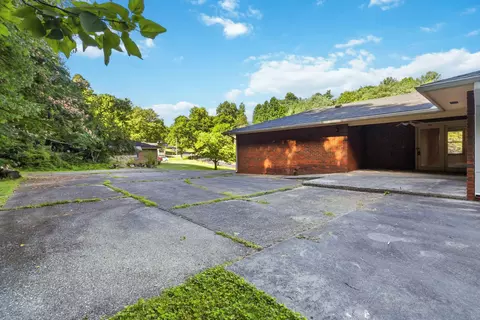 Exterior - 903 W 7th St, Corbin, KY 40701 photo 3 of 10
