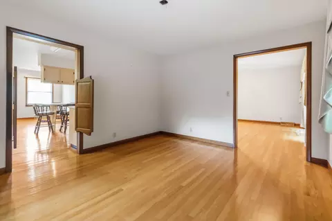 Living - 903 W 7th St, Corbin, KY 40701 photo 6 of 11