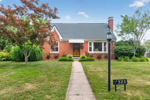 323 Stratford Dr, Lexington, KY 40503