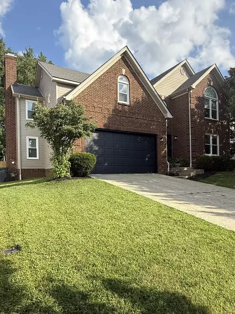 712 Maple Ridge Ln, Lexington, KY 40509