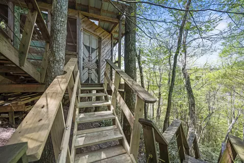 Exterior - 100 Laurel Ln, Stanton, KY 40380 photo 3 of 9