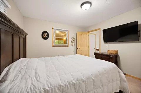 Bedroom - 1060 Stone Gate Dr, Burnside, KY 42519 photo 5 of 6