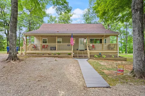 Exterior - 1060 Stone Gate Dr, Burnside, KY 42519 photo 1 of 14