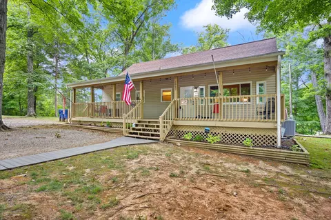 Exterior - 1060 Stone Gate Dr, Burnside, KY 42519 photo 2 of 14