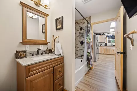 Bath - 1060 Stone Gate Dr, Burnside, KY 42519 photo 3 of 4