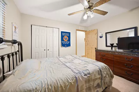Bedroom - 1060 Stone Gate Dr, Burnside, KY 42519 photo 3 of 6