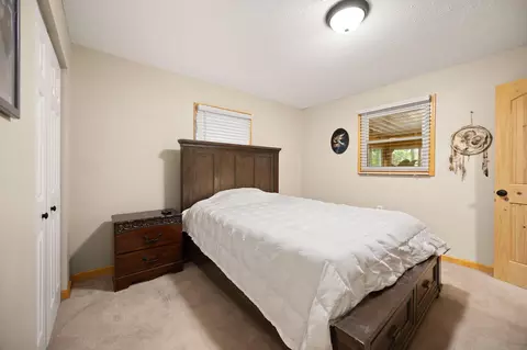 Bedroom - 1060 Stone Gate Dr, Burnside, KY 42519 photo 4 of 6