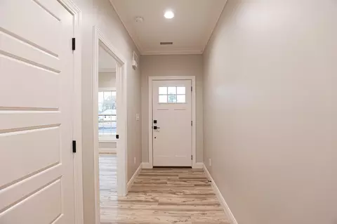 Entry Way - 809 Violet Ct, Paducah, KY 42001 photo 2 of 3