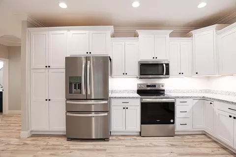 Kitchen - 809 Violet Ct, Paducah, KY 42001 photo 2 of 5