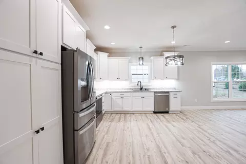Kitchen - 809 Violet Ct, Paducah, KY 42001 photo 5 of 5