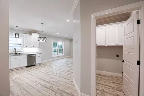 Entry Way - 809 Violet Ct, Paducah, KY 42001 photo 1 of 3