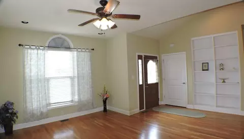 1616 Old Silo Hill Dr, Mount Sterling, KY 40353