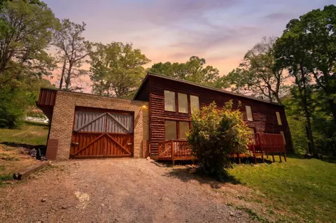 124 Dustin Rd, Kuttawa, KY 42055