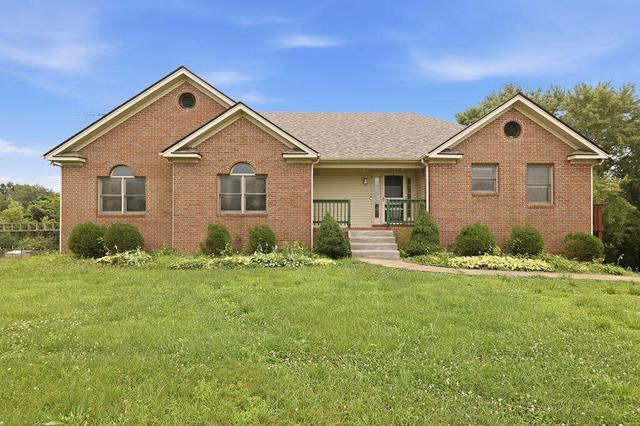 97 Camelot Dr, Cadiz, KY 42211
