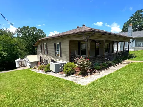 Exterior - 719 W Gordon St, Corbin, KY 40701 photo 2 of 5