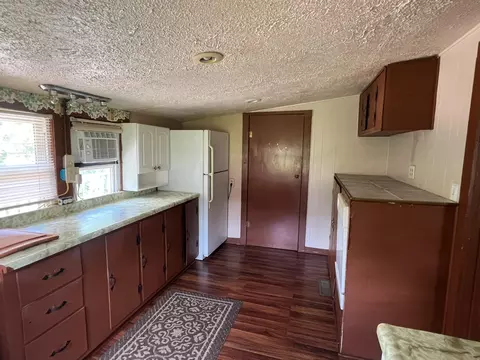 Kitchen - 719 W Gordon St, Corbin, KY 40701 photo 2 of 2
